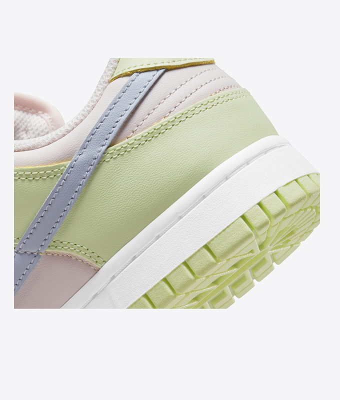 W Dunk Low