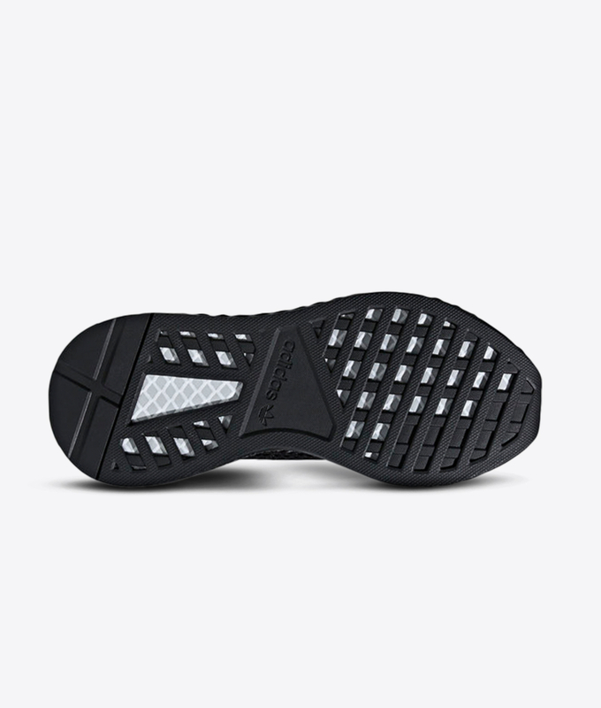 DEERUPT RUNNER W 'CBLACK/SILVMT/CBLACK'