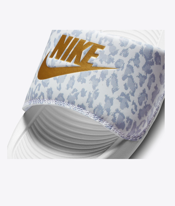 W Victori One Slide Print