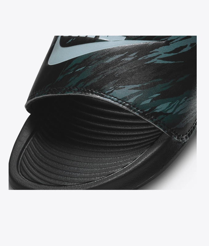 Victori One Slide Print