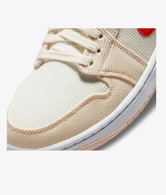 Wmns Air Jordan 1 Mid Se