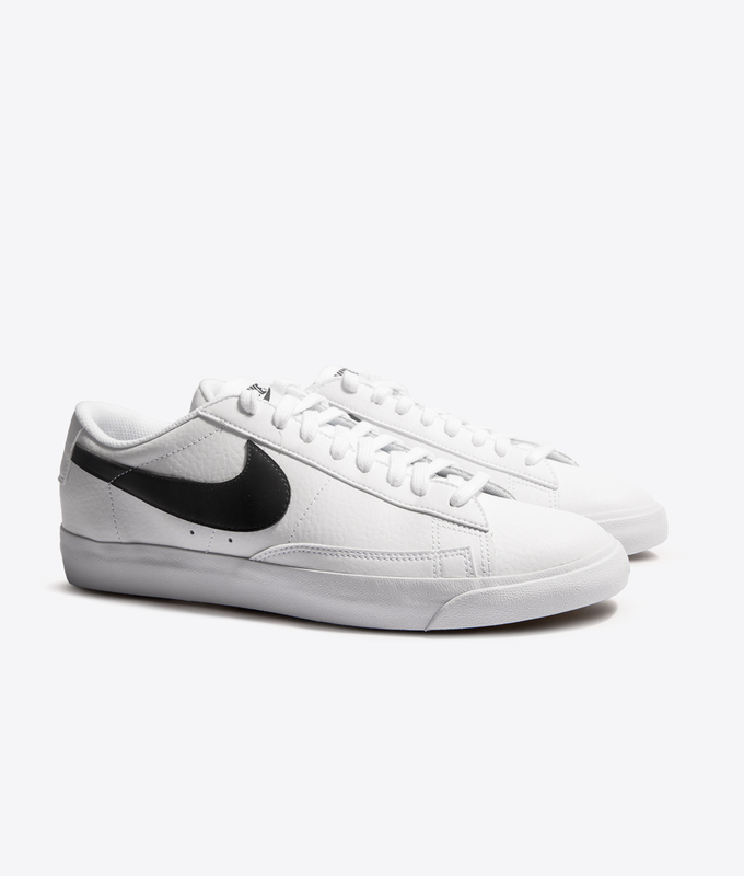 BLAZER LOW LEATHER 'BLACK/WHITE'