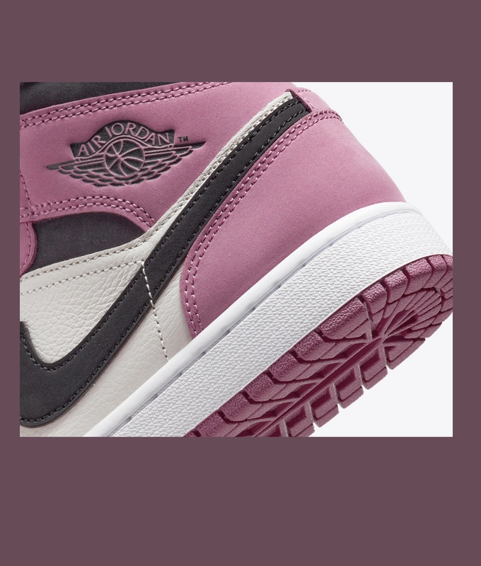 Wmns Air Jordan 1 Mid Se