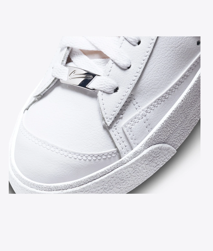 W Blazer Mid '77 Ess