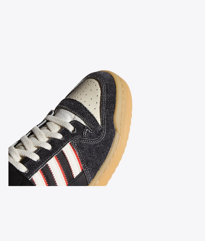 Forum 84 Lo