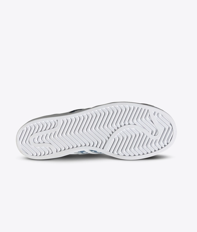 Superstar Bold W