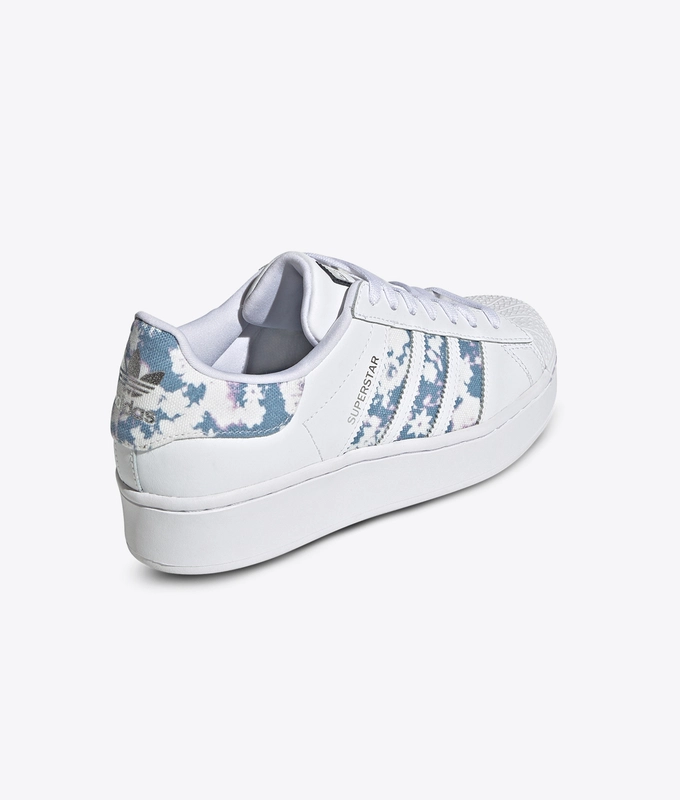 Superstar Bold W