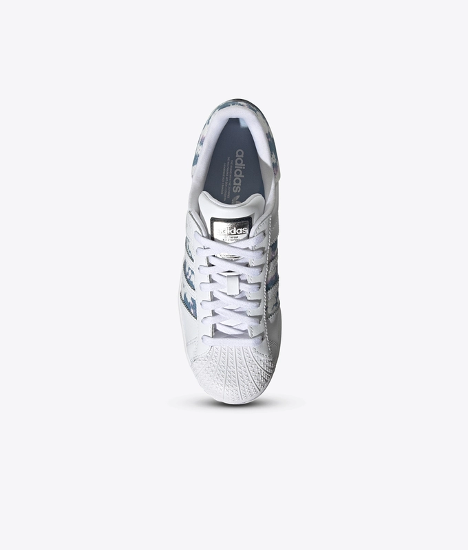 Superstar Bold W
