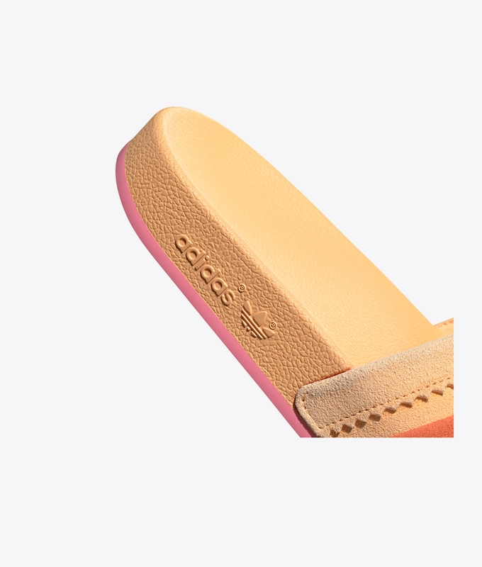 Adilette W