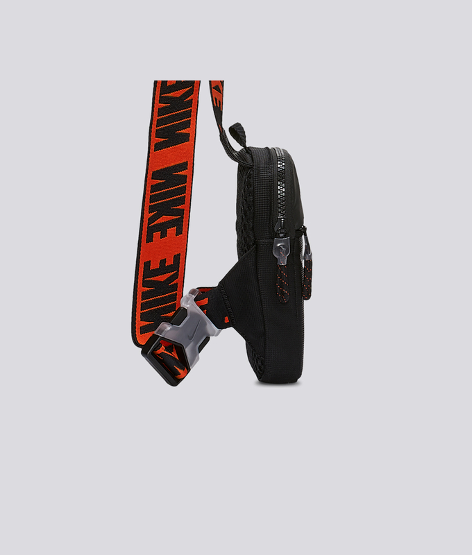 Nk Sprtswr Essentials S Hip P