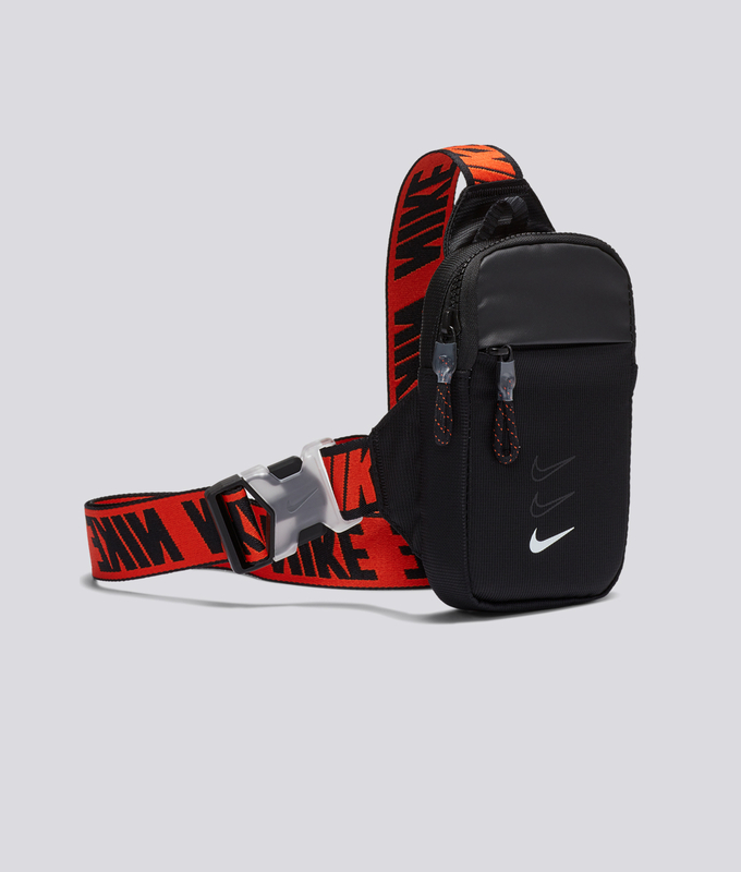 Nk Sprtswr Essentials S Hip P