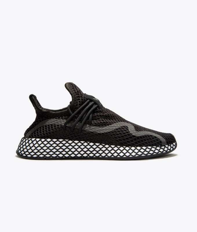 DEERUPT NEW RUNNER 'CORE BLACK/WHITE'