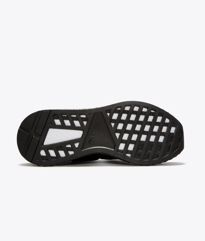 DEERUPT NEW RUNNER 'CORE BLACK/WHITE'