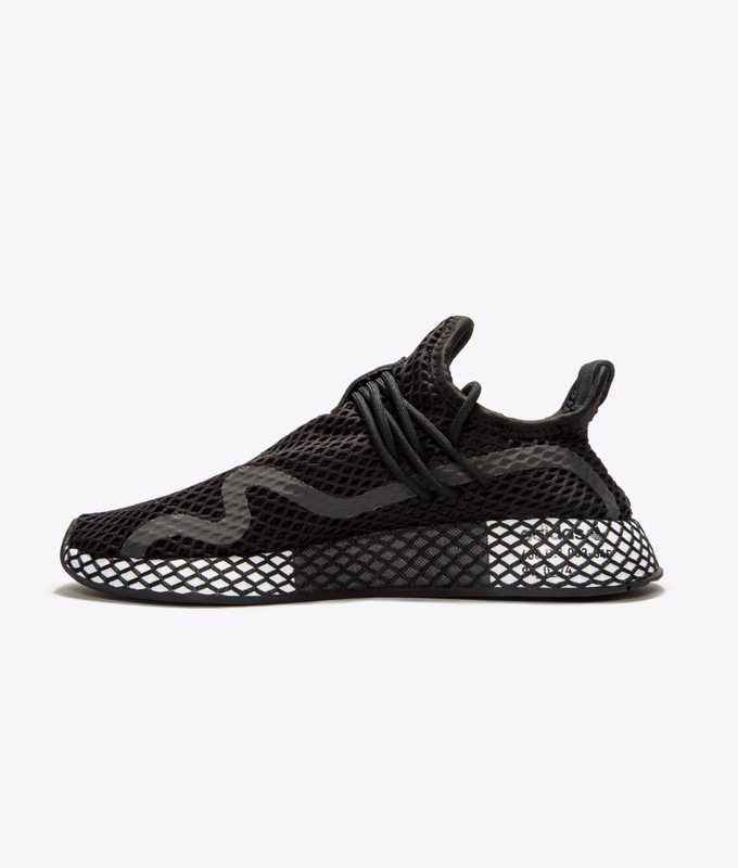 DEERUPT NEW RUNNER 'CORE BLACK/WHITE'