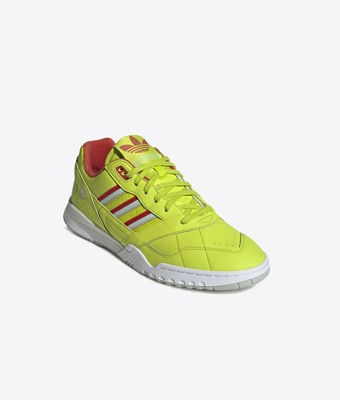 AR TRAINER 'SEMI SOLAR YELLOW/LUSH RED/VAPOUR GREEN'