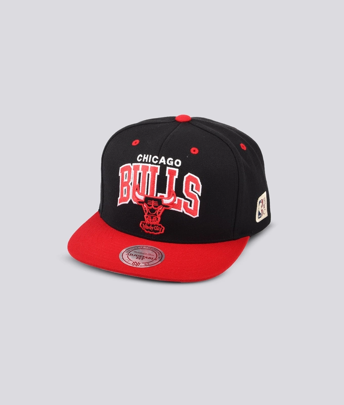Intl226 - Team Arch Snapback Chicago Bulls