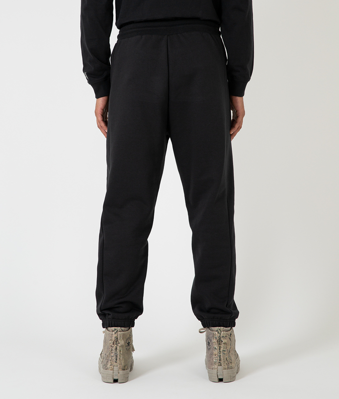 Essential 22 Jogger