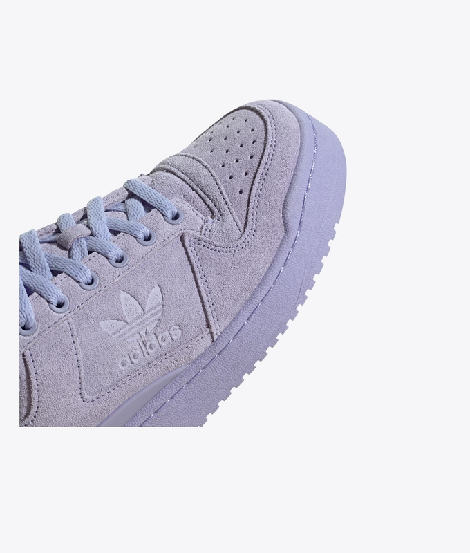 Forum Bold W
