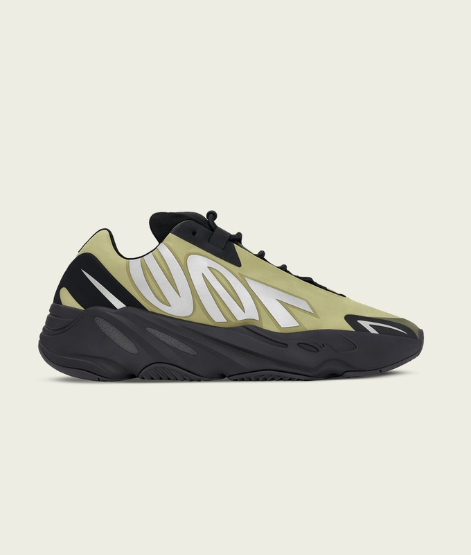 Yeezy 700 Mnvn