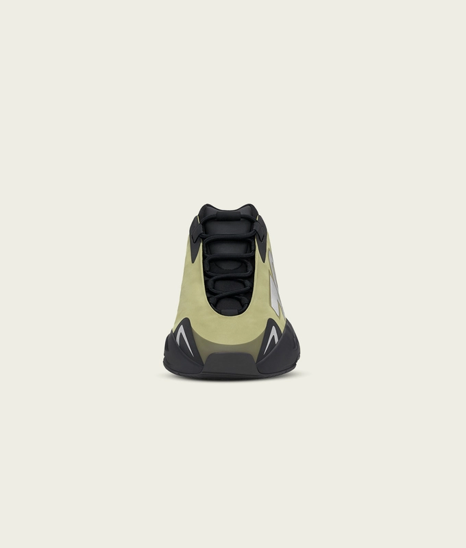 Yeezy 700 Mnvn
