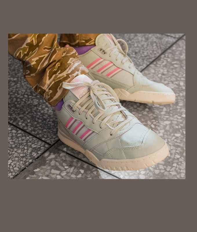 AR TRAINER 'LINE GREEN/TRUE PINK/OFF WHITE'