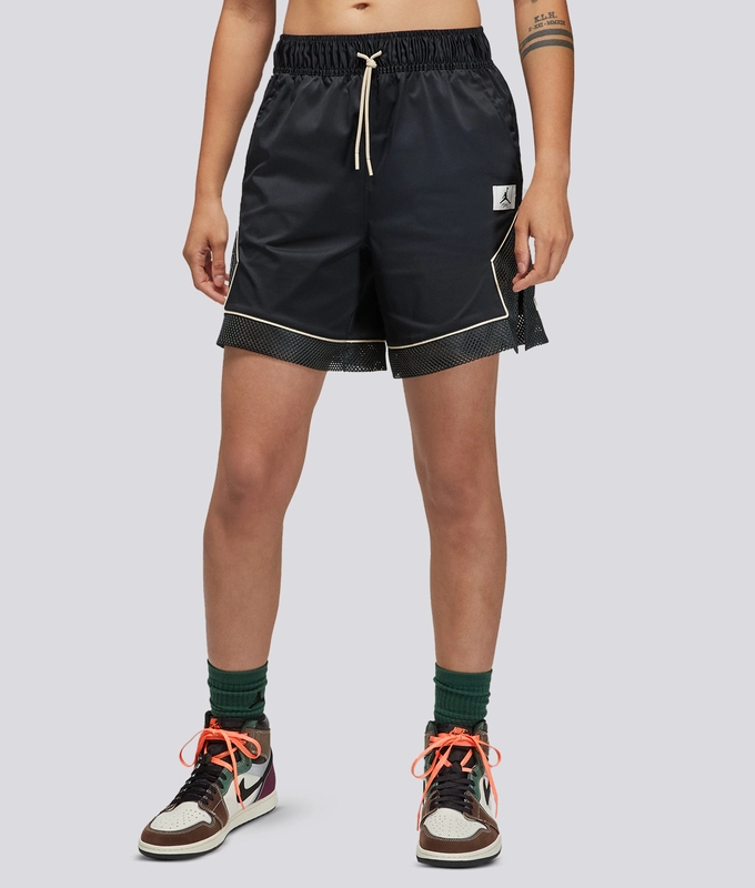 W J Essen Diamond Short 2