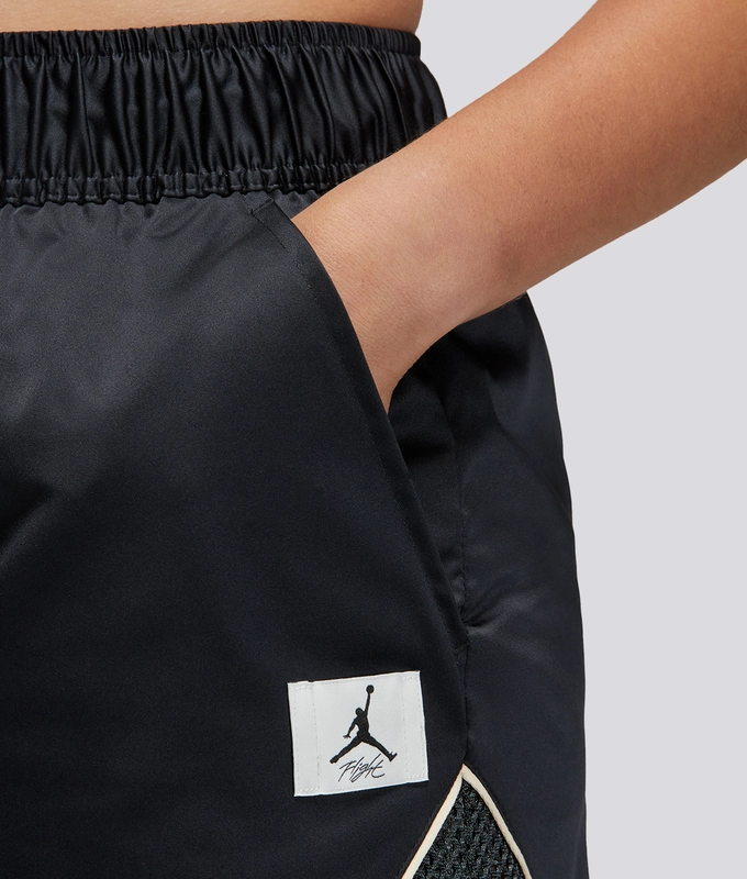 W J Essen Diamond Short 2