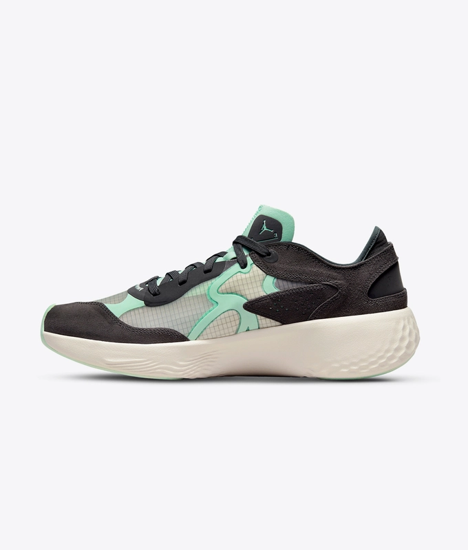 Delta 3 Low