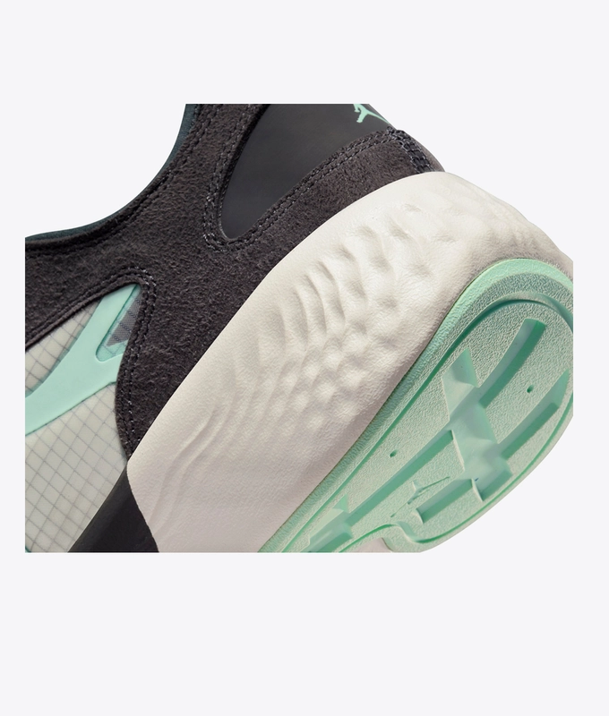 Delta 3 Low