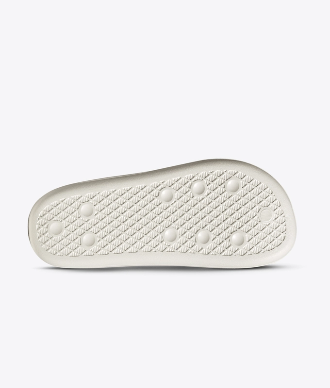 Adilette Ayoon W