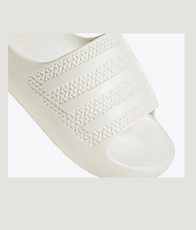 Adilette Ayoon W