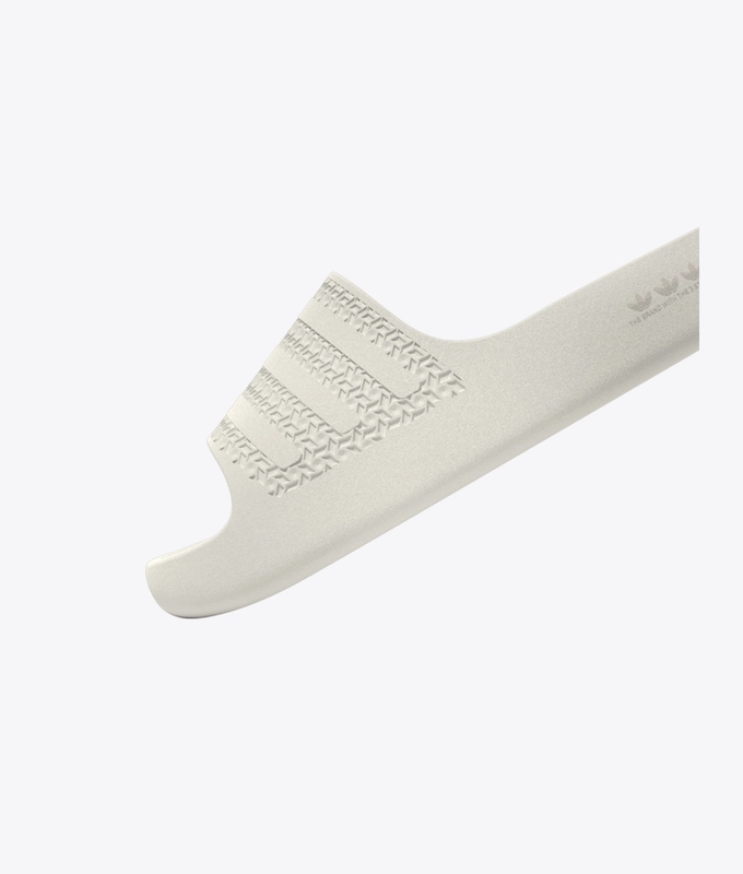 Adilette Ayoon W