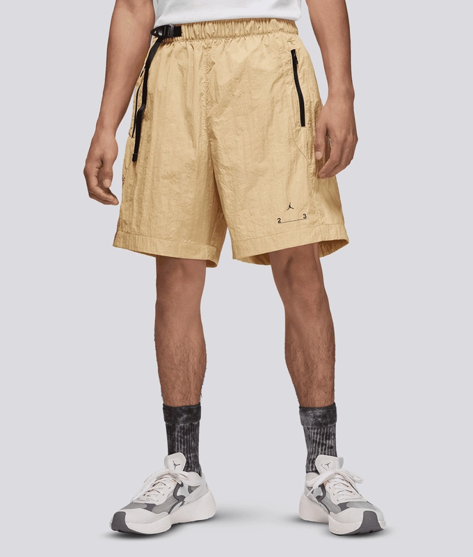 M J 23E Woven Short