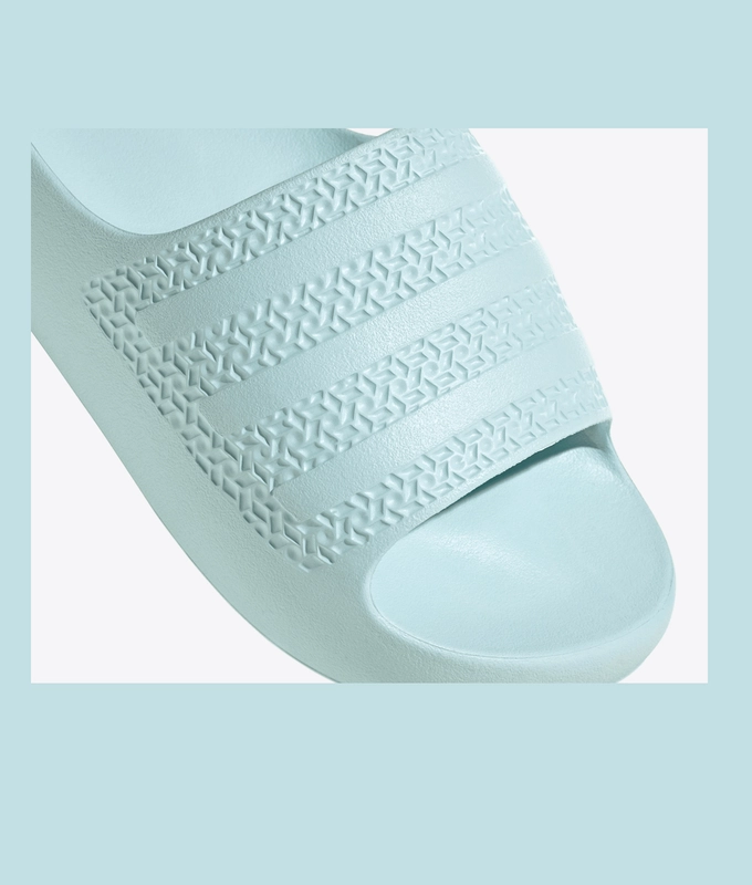 Adilette Ayoon W
