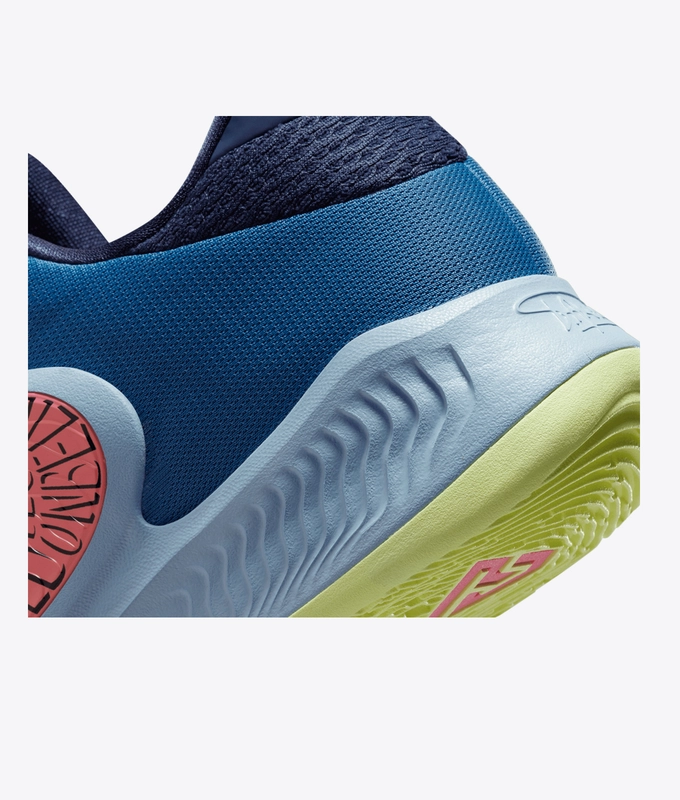 Zoom Freak 4