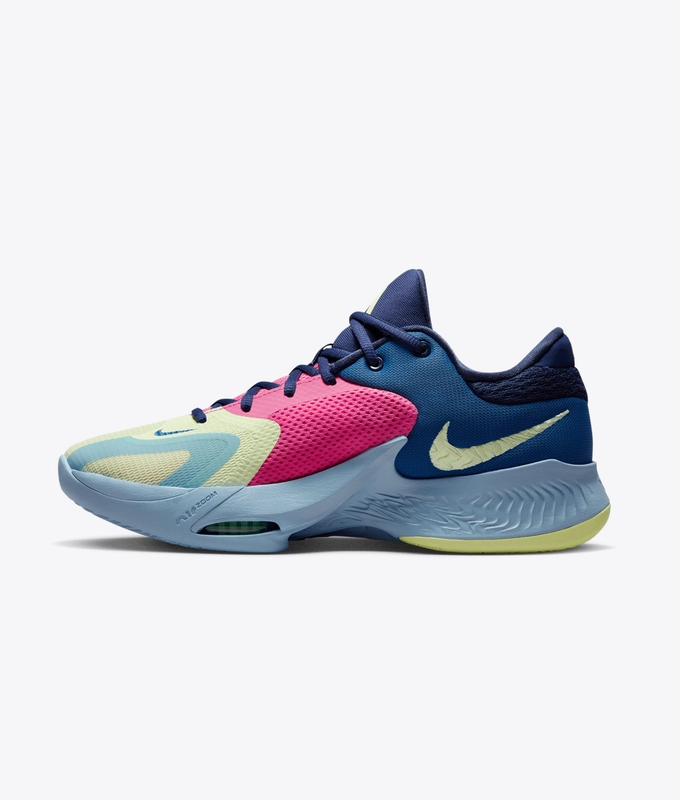 Zoom Freak 4