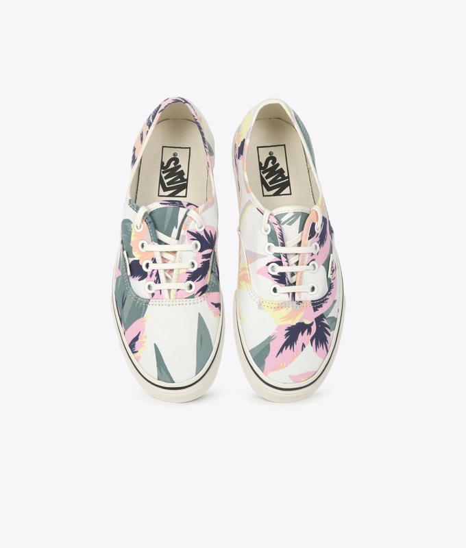 Authentic 'Vintage floral'