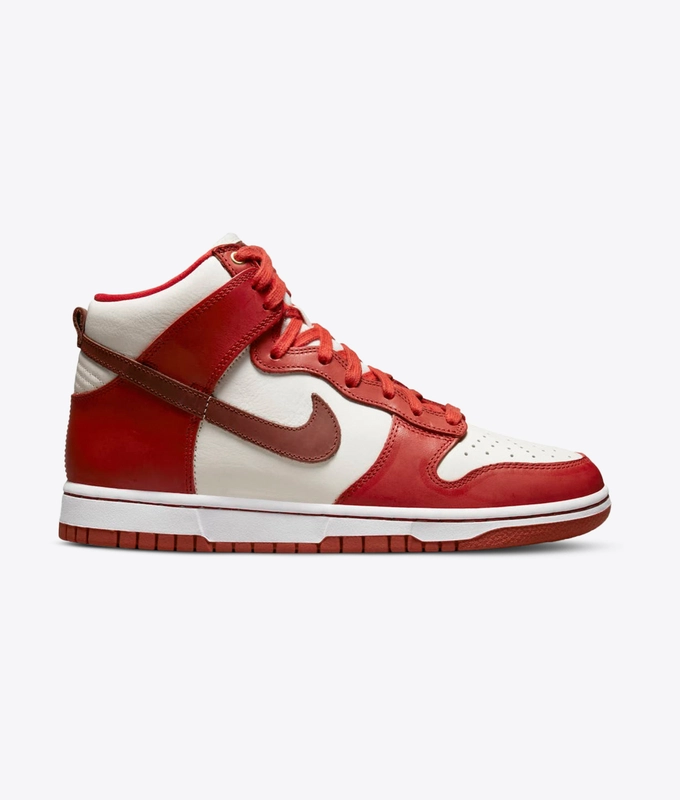 W Dunk High Lxx