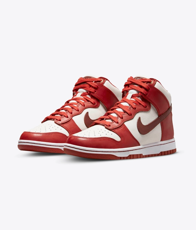 W Dunk High Lxx