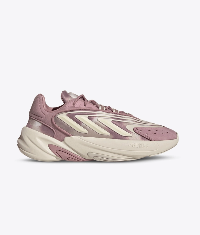 Ozelia W
