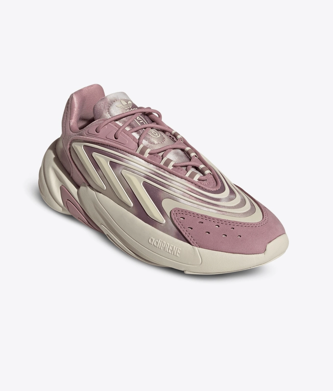 Ozelia W