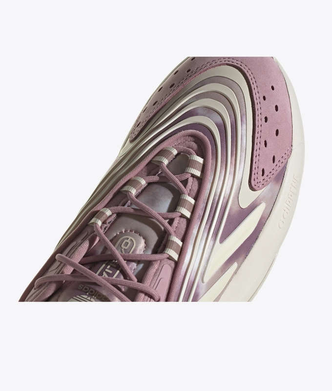 Ozelia W