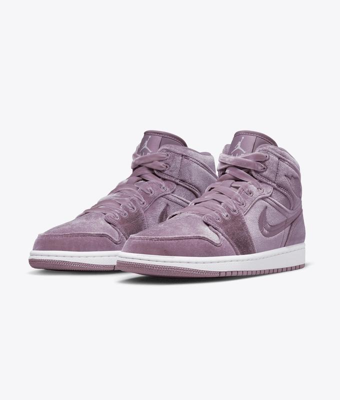 Wmns Air Jordan 1 Mid Se