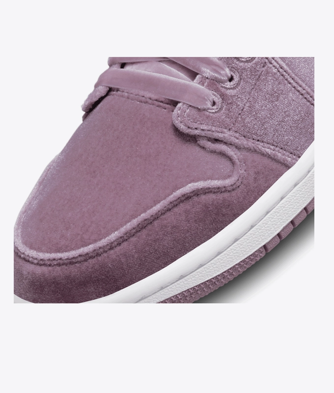 Wmns Air Jordan 1 Mid Se