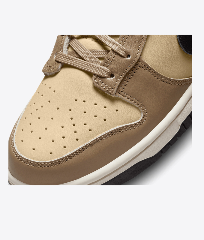 W Dunk Low