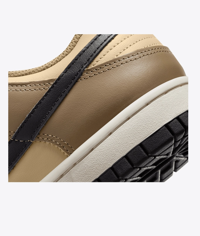 W Dunk Low