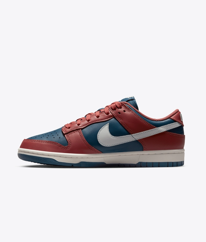 W Dunk Low
