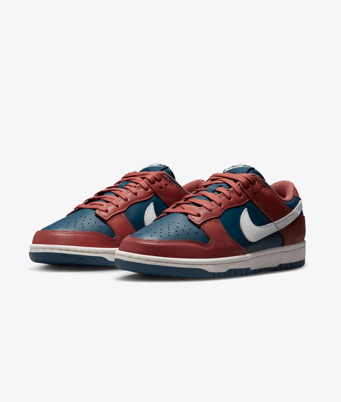 W Dunk Low