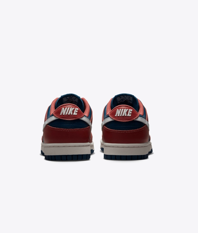 W Dunk Low