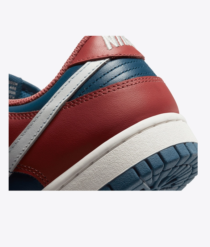 W Dunk Low